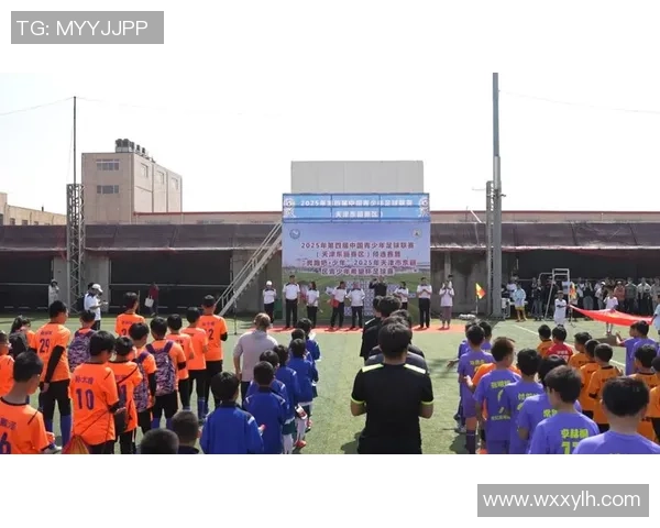 球星亲自示范足球训练技巧助力青少年提高技术水平 球星亲自示范足球训练技巧助力青少年提高技术水平