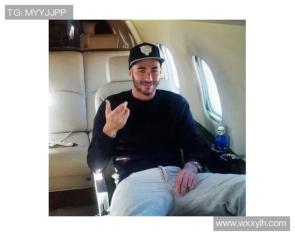 本泽马豪华生活揭秘：豪车、豪宅、私人飞机和顶级奢侈品的背后故事