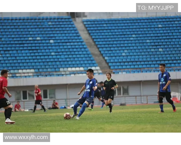 抽取足球场景动态卡,开启球星激情对决,重现精彩瞬间与无限可能 抽取足球场景动态卡,开启球星激情对决,重现精彩瞬间与无限可能