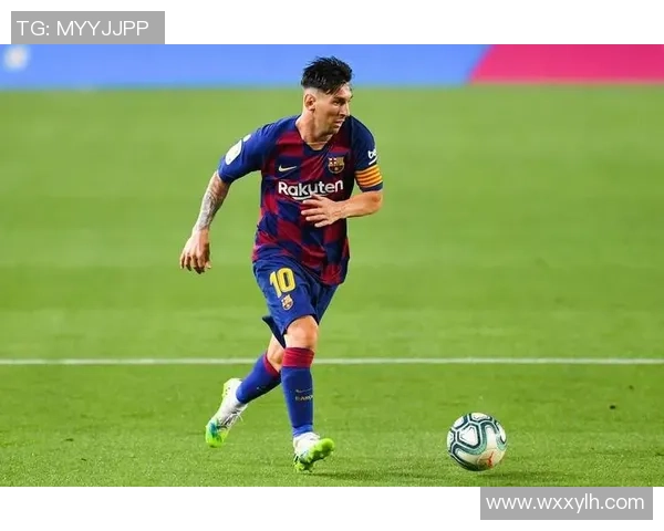 球星风采汇聚足球场上，展现顶级技艺与无限魅力的精彩瞬间